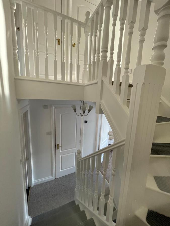 فيلا Beautiful Town House With Private Garden And Patio Canford Magna المظهر الخارجي الصورة